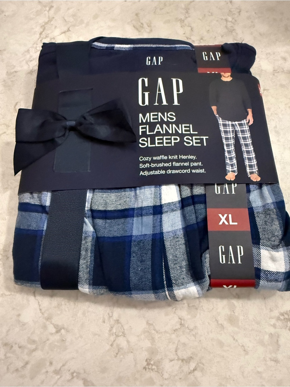 GAP Men’s Navy and White Plaid Flannel Sleep Set